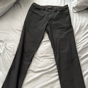 Mens 33/32 Black ABC pants